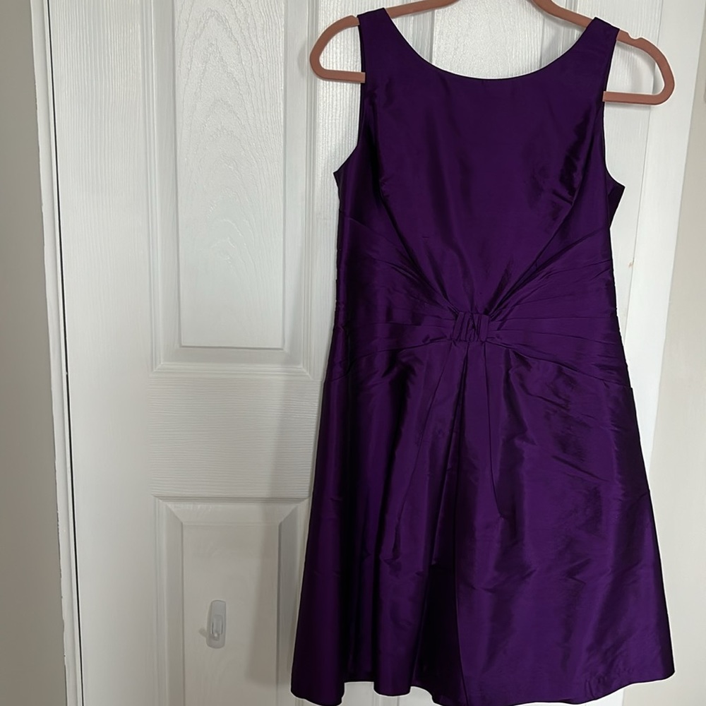 Beautiful evening wear striking color - Picture 3 of 4